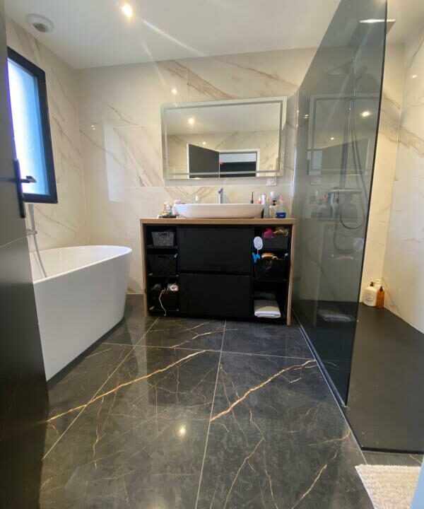 VM2312-ELYSEEGALLIC-VG-19032026-134804-8