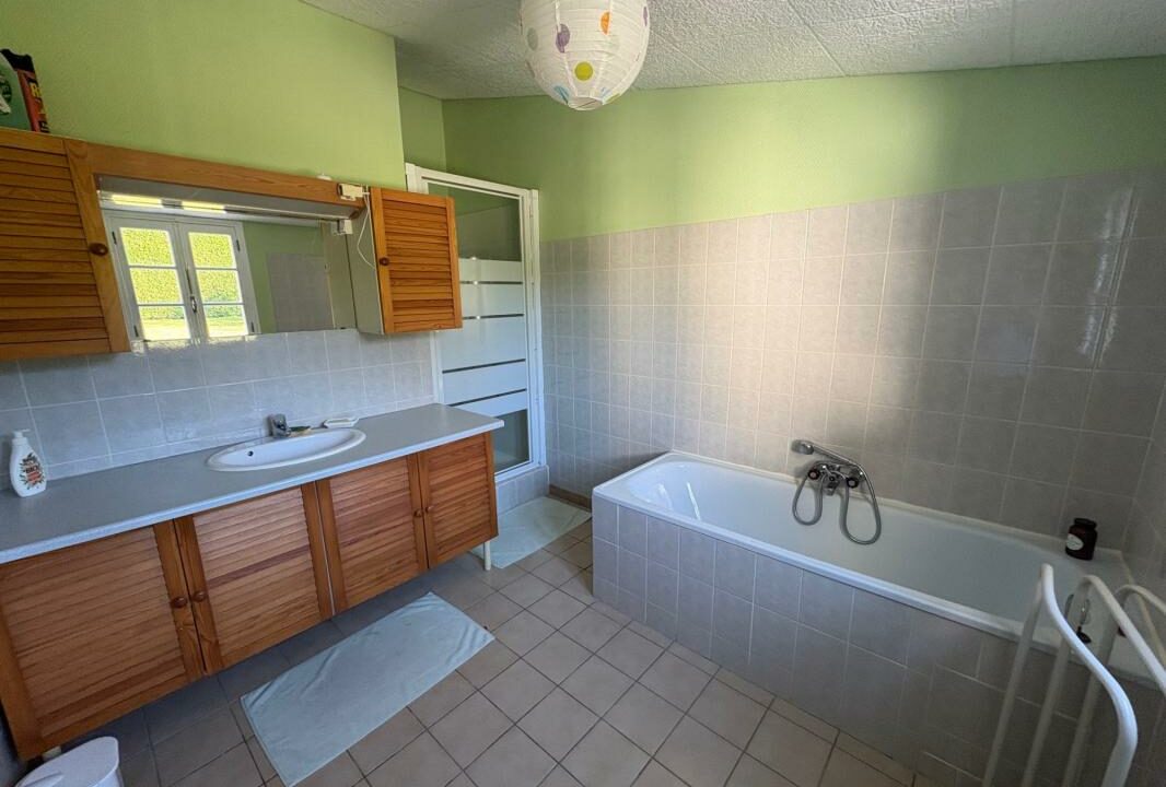 VM2403-ELYSEEGALLIC-VG-21032026-140045-4