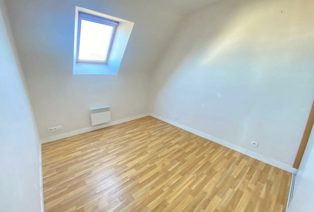 VM2478-ELYSEEGALLIC-VG-04032026-022304-5