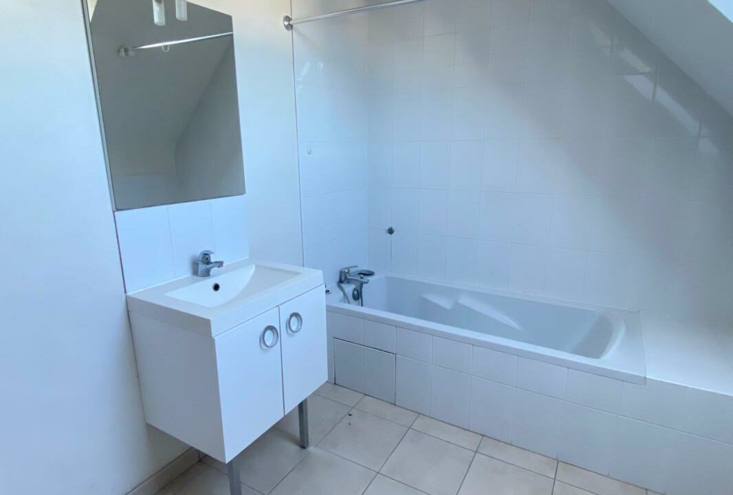 VM2478-ELYSEEGALLIC-VG-06032026-140158-6