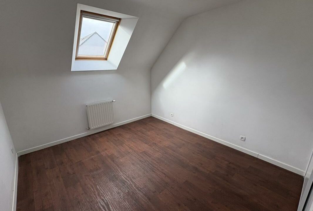 VM2519-ELYSEEGALLIC-VG-17032026-141353-4