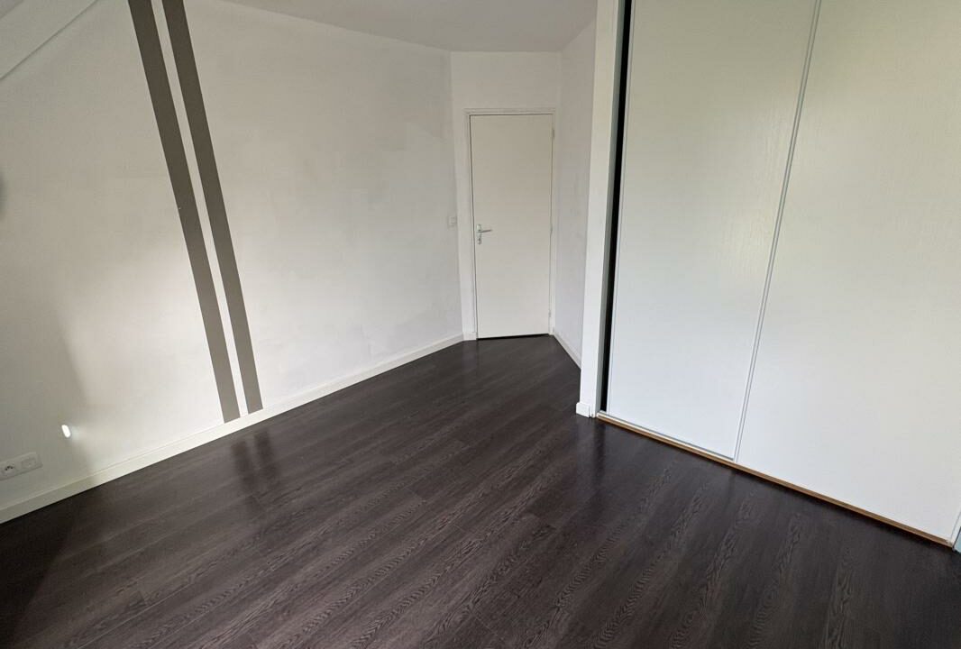 VM2519-ELYSEEGALLIC-VG-17032026-141353-6