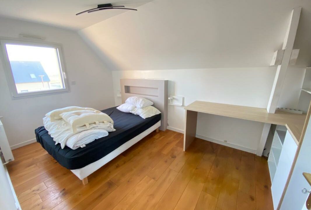 LM2530-ELYSEEGALLIC-VG-03042026-015227-4