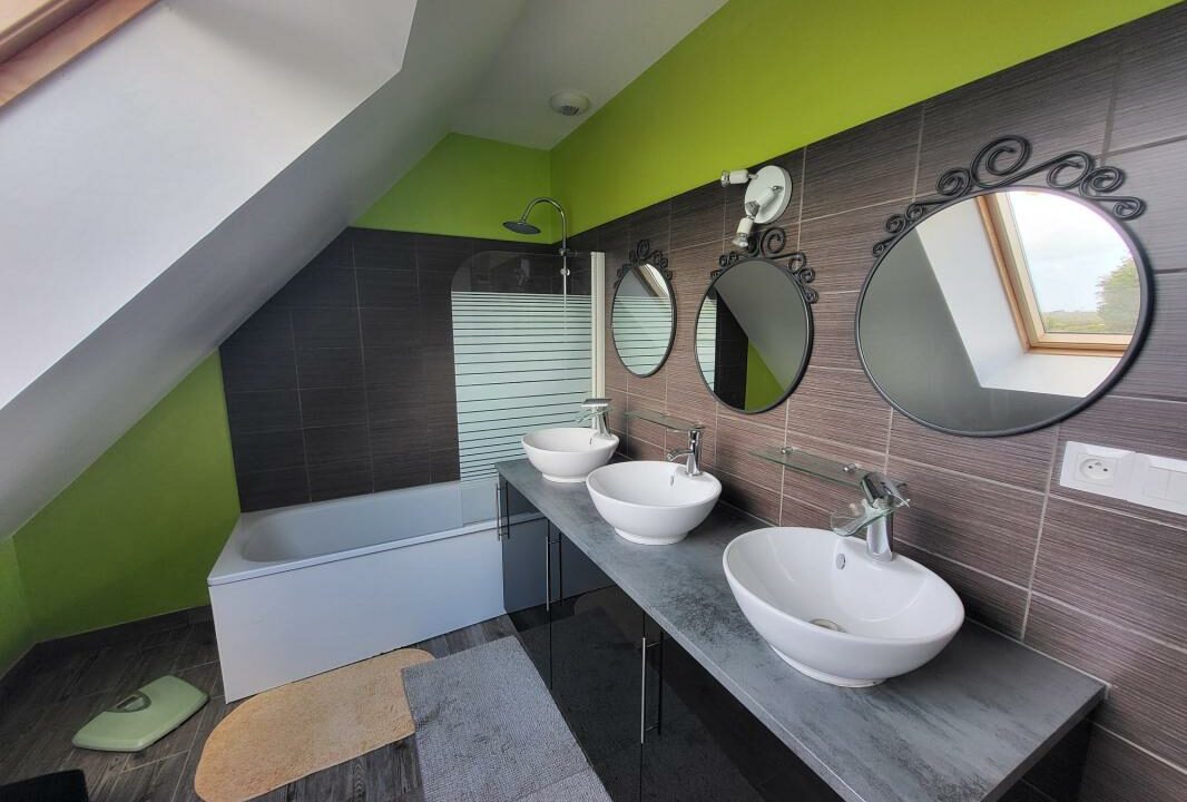 LM2534-ELYSEEGALLIC-VG-15042026-015502-8