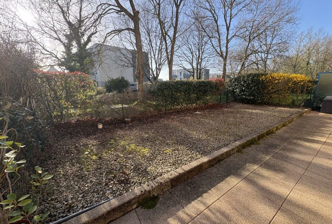 VA2832-ELYSEEGALLIC-VG-01042026-021822-5