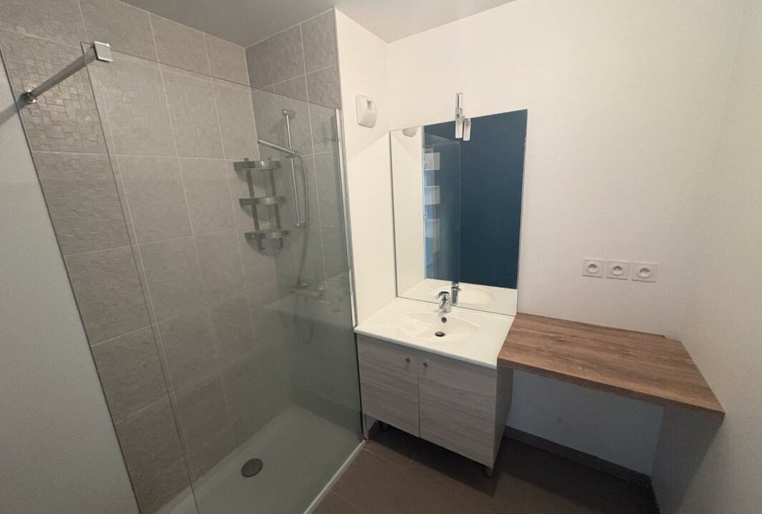 VA2845-ELYSEEGALLIC-VG-01042026-021822-3