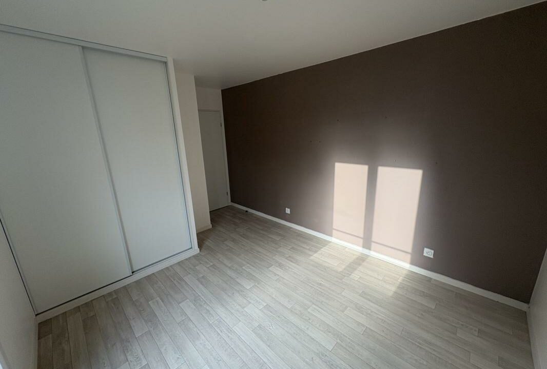 VA2845-ELYSEEGALLIC-VG-01042026-021822-4