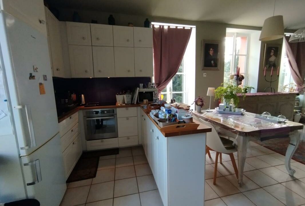 VA2851-ELYSEEGALLIC-VG-01042026-021822-5