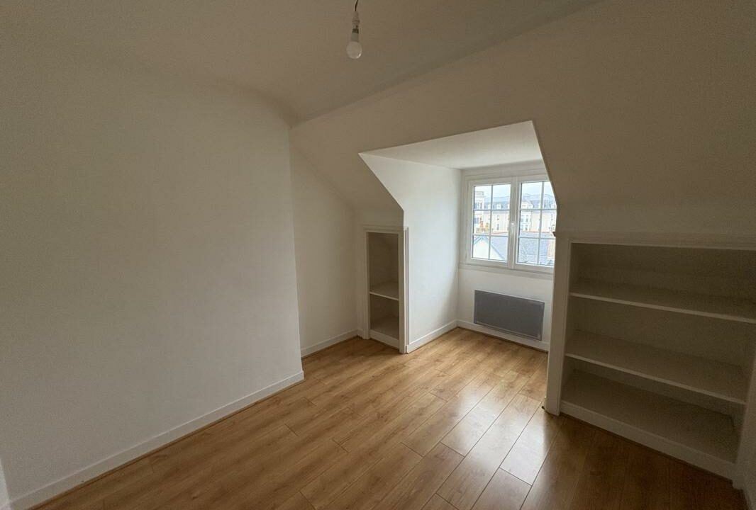 VA2856-ELYSEEGALLIC-VG-01042026-021823-6