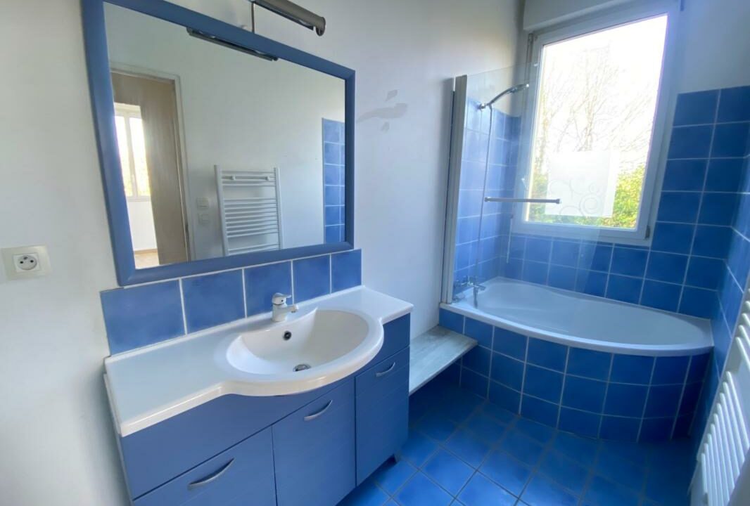 VA2870-ELYSEEGALLIC-VG-01042026-021823-4