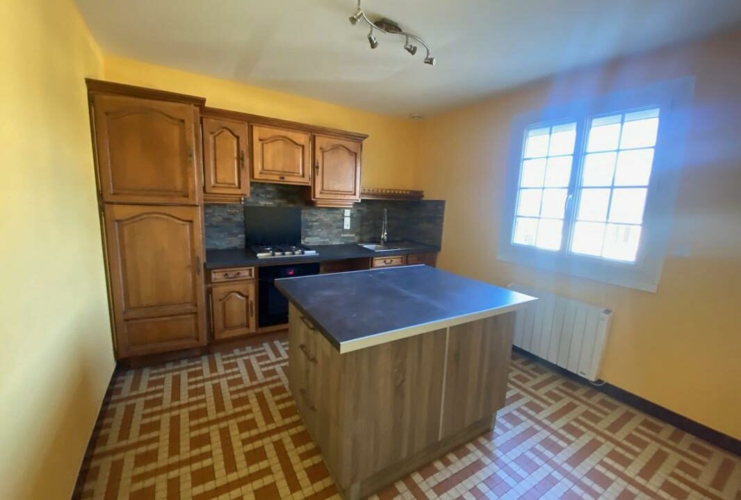 VM2320-ELYSEEGALLIC-VG-01042026-021825-3