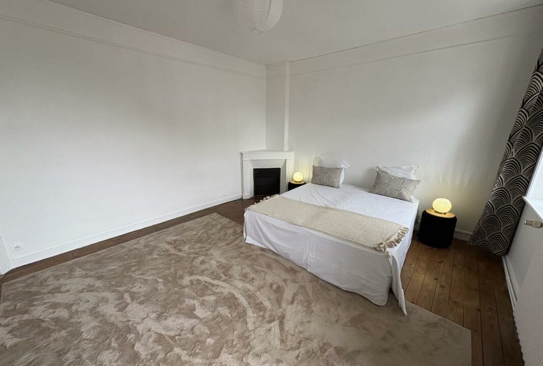 VM2401-ELYSEEGALLIC-VG-04042026-015511-12