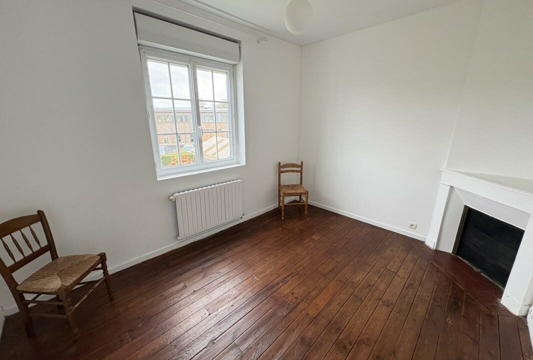 VM2401-ELYSEEGALLIC-VG-04042026-015511-13