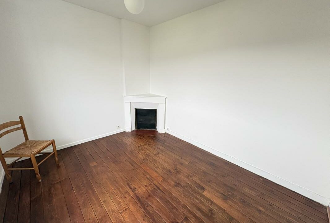 VM2401-ELYSEEGALLIC-VG-04042026-015511-14