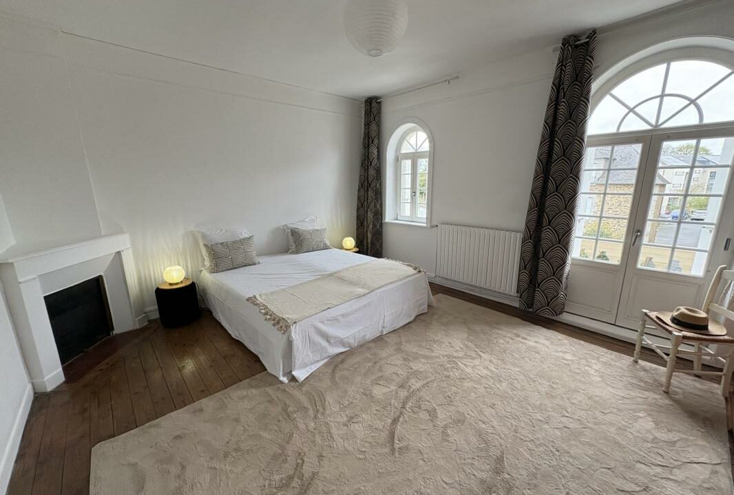 VM2401-ELYSEEGALLIC-VG-04042026-015511-2