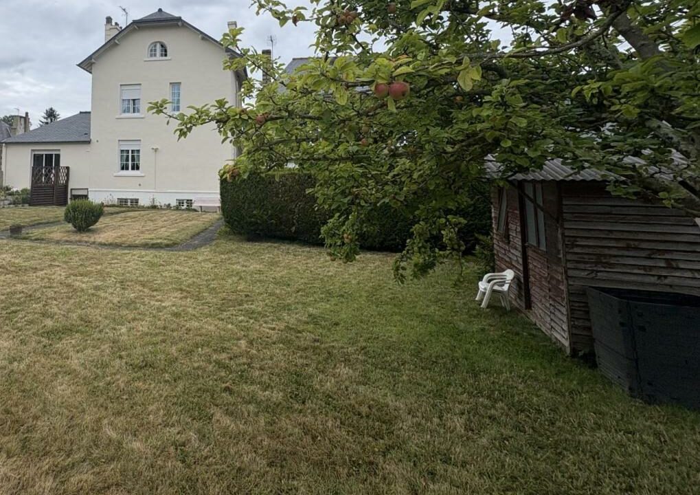 VM2401-ELYSEEGALLIC-VG-04042026-015511-8