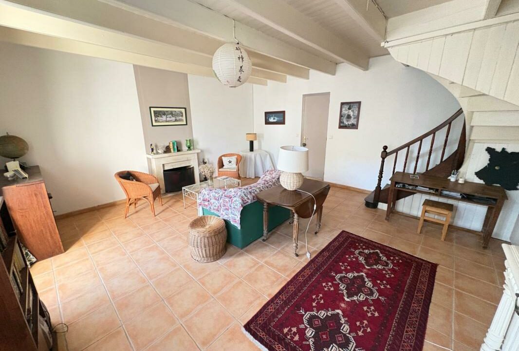 VM2403-ELYSEEGALLIC-VG-01042026-021827-2