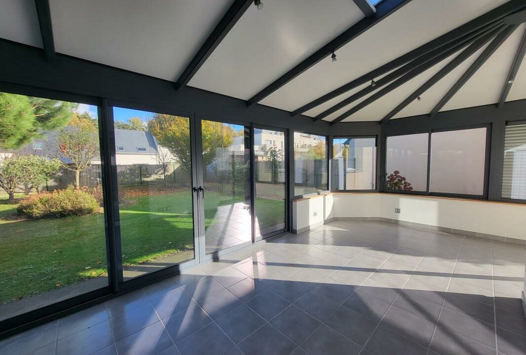 VM2456-ELYSEEGALLIC-VG-01042026-021828-2