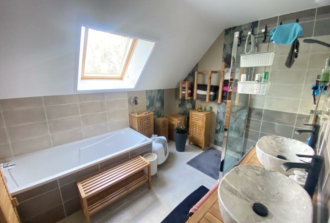 VM2482-ELYSEEGALLIC-VG-01042026-021829-2