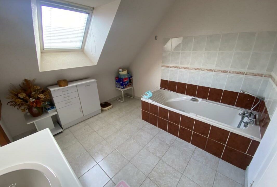 VM2484-ELYSEEGALLIC-VG-01042026-021830-5