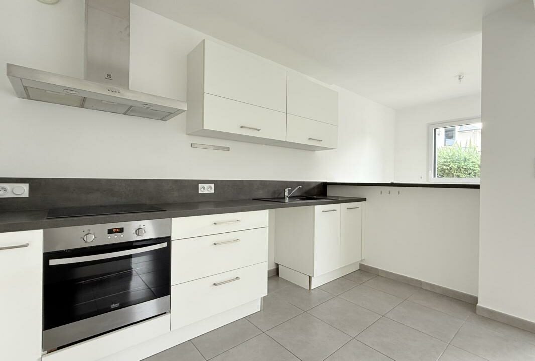 VM2486-ELYSEEGALLIC-VG-01042026-021830-3