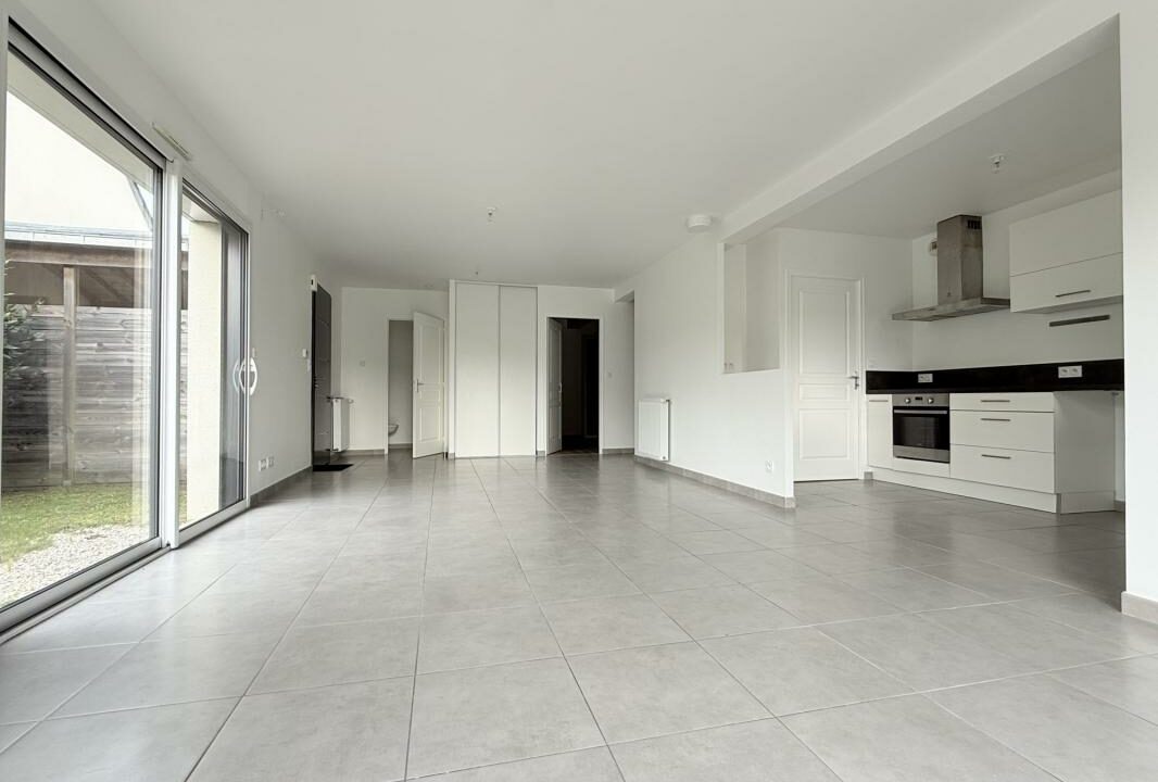 VM2486-ELYSEEGALLIC-VG-01042026-021830-4