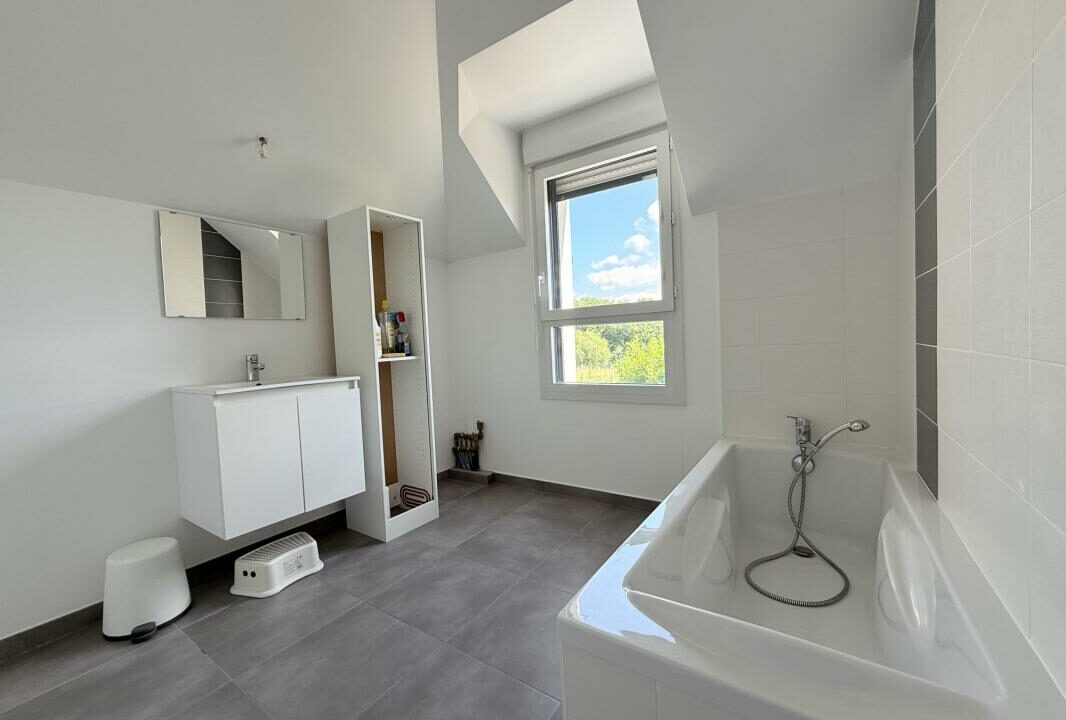 VM2487-ELYSEEGALLIC-VG-01042026-021830-8