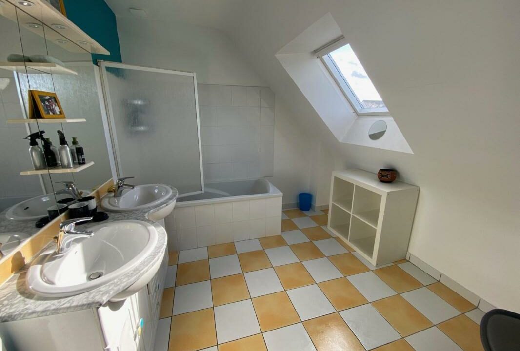 VM2506-ELYSEEGALLIC-VG-25042026-134845-11