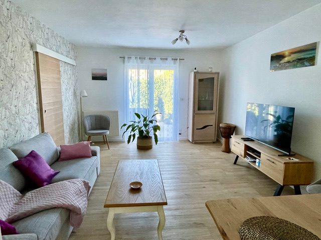 VM2524-ELYSEEGALLIC-VG-01042026-021831-2