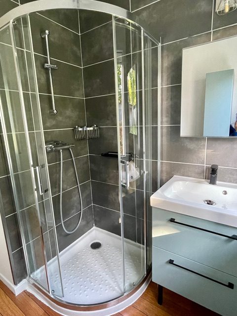 VM2524-ELYSEEGALLIC-VG-01042026-021831-4