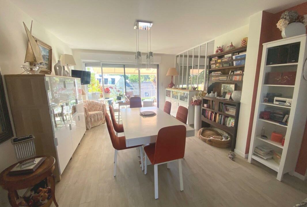 VA2800-ELYSEEGALLIC-VG-02072026-023347-2