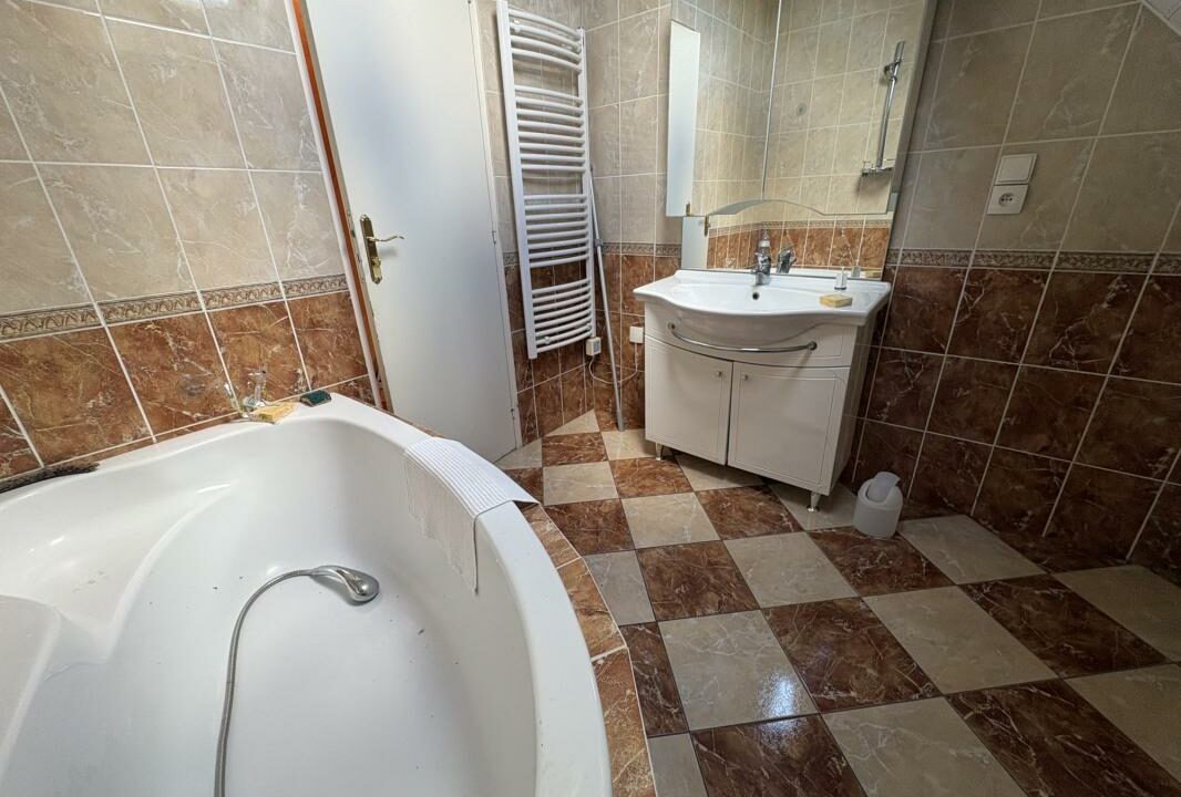 VM2576-ELYSEEGALLIC-VG-03072026-015446-10