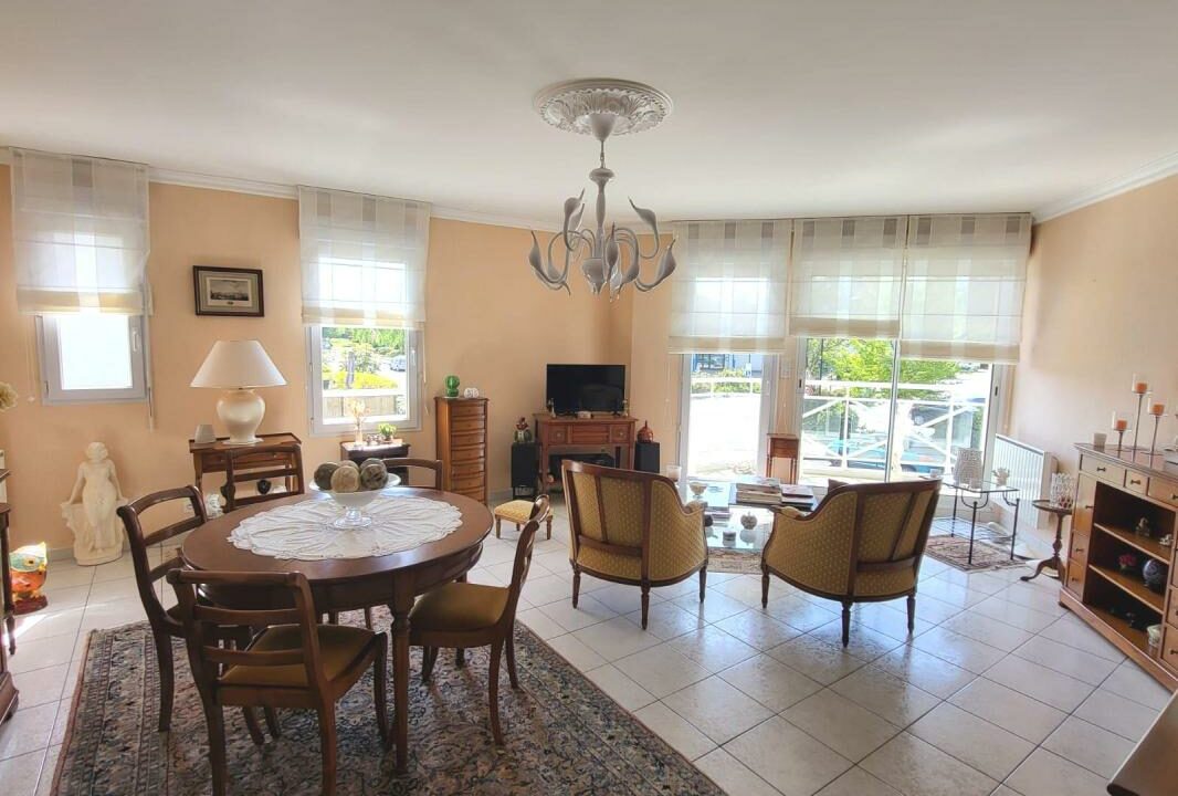 VA2907-ELYSEEGALLIC-VG-03082026-134337-1