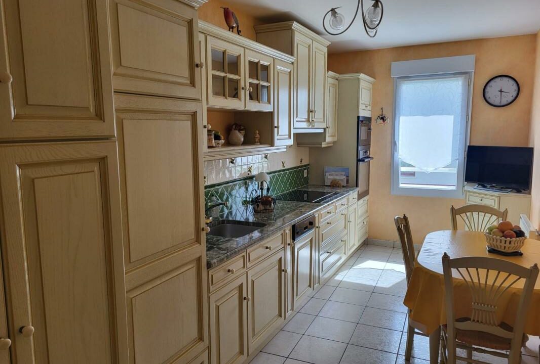 VA2907-ELYSEEGALLIC-VG-03082026-134337-2