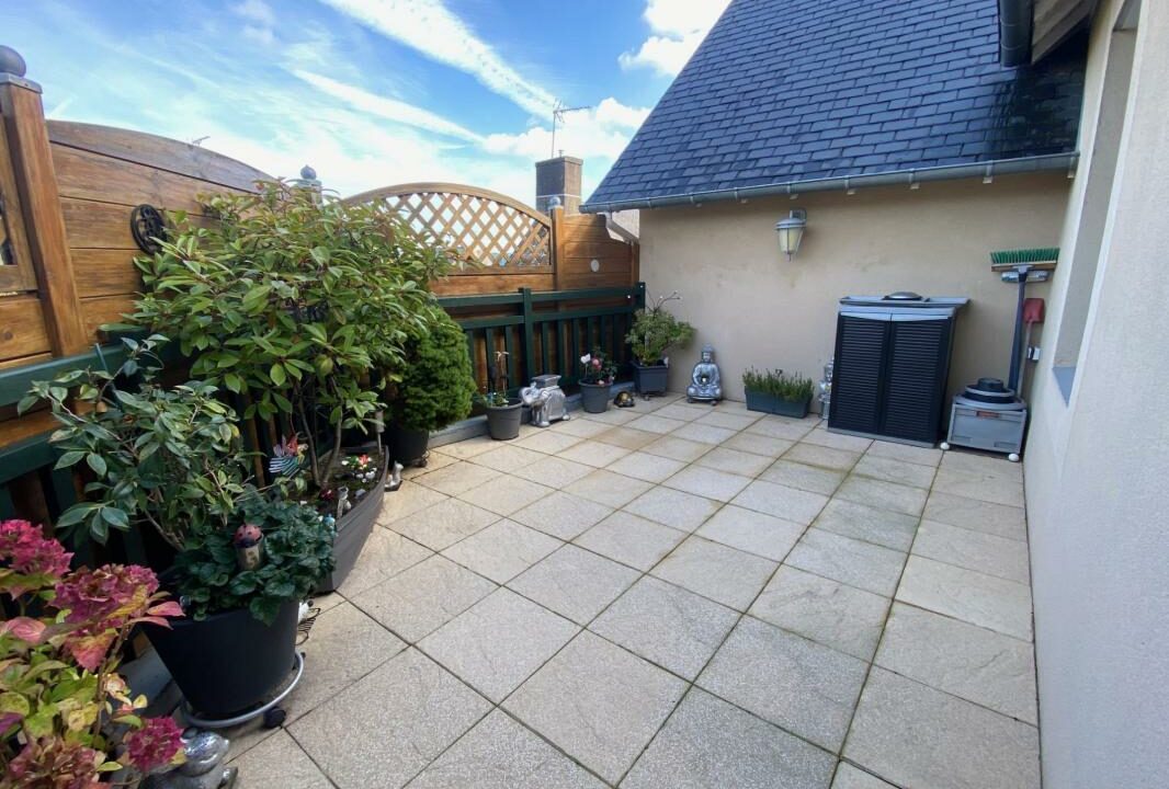 VA2908-ELYSEEGALLIC-VG-17082026-134824-4