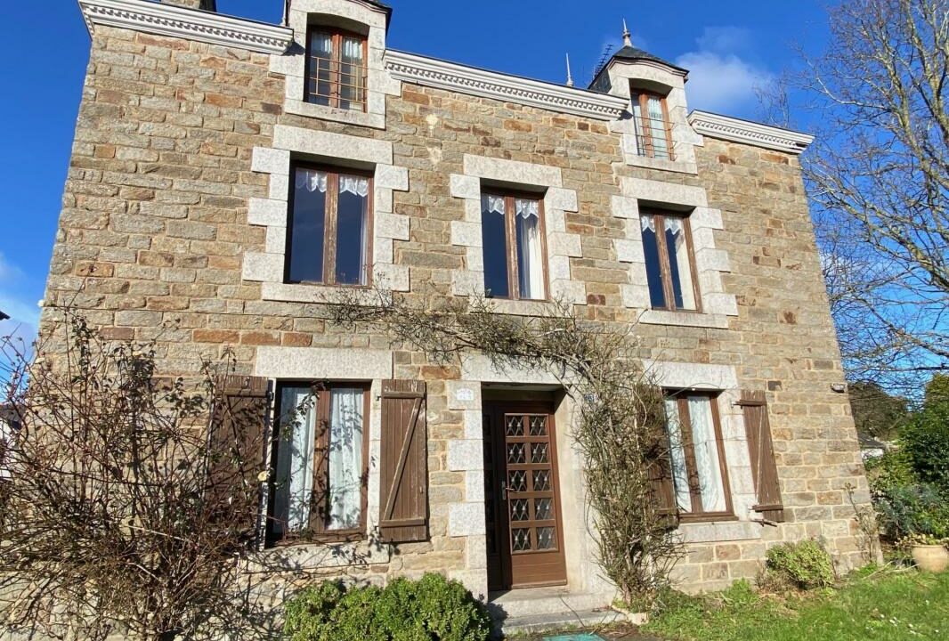 VM2246-ELYSEEGALLIC-VG-03092026-141022