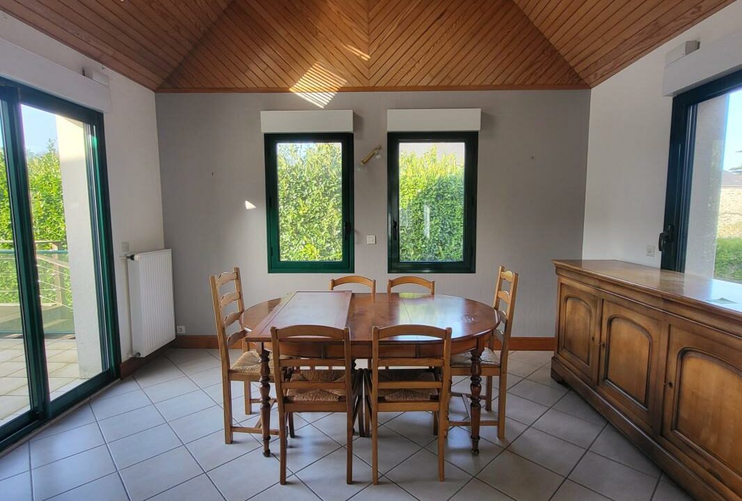 VM2376-ELYSEEGALLIC-VG-15092026-014834-4