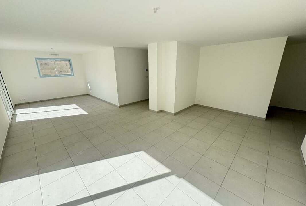 VM2477-ELYSEEGALLIC-VG-22092026-014801-6