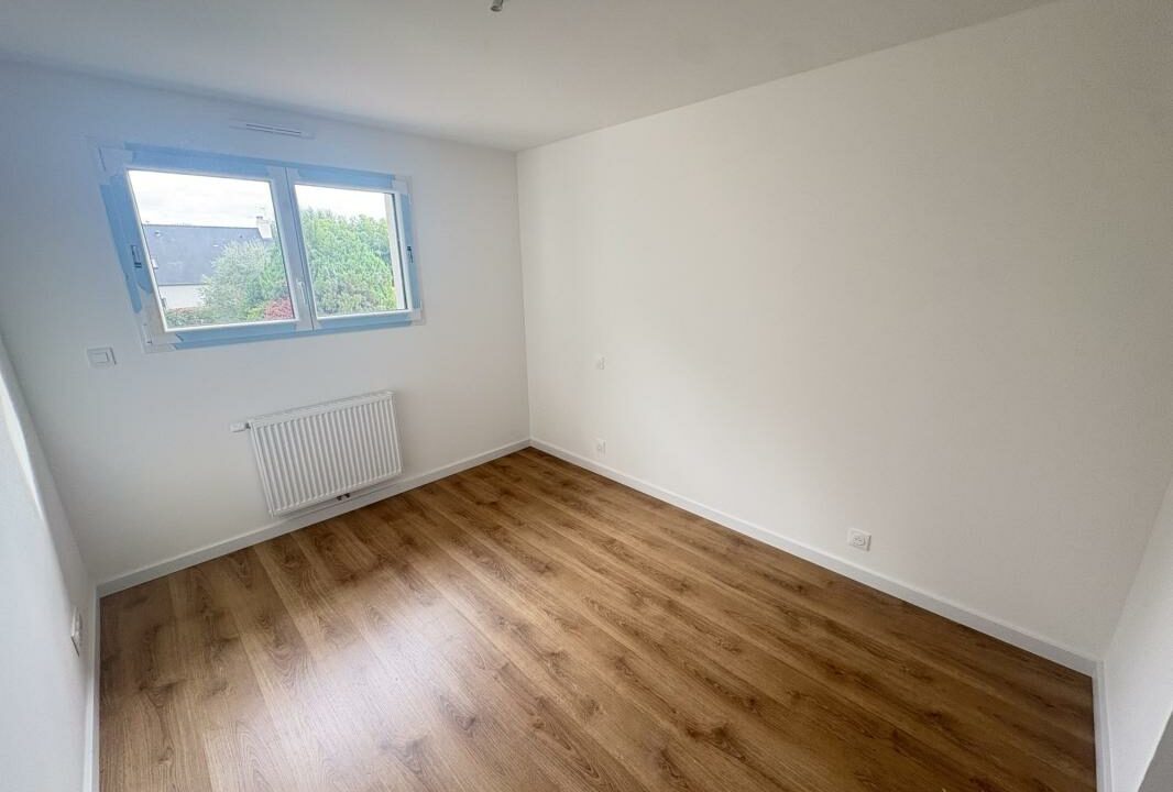 VM2477-ELYSEEGALLIC-VG-22092026-014801-9