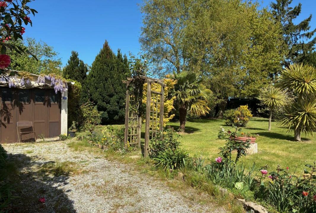 VT182-ELYSEEGALLIC-VG-05092026-020038