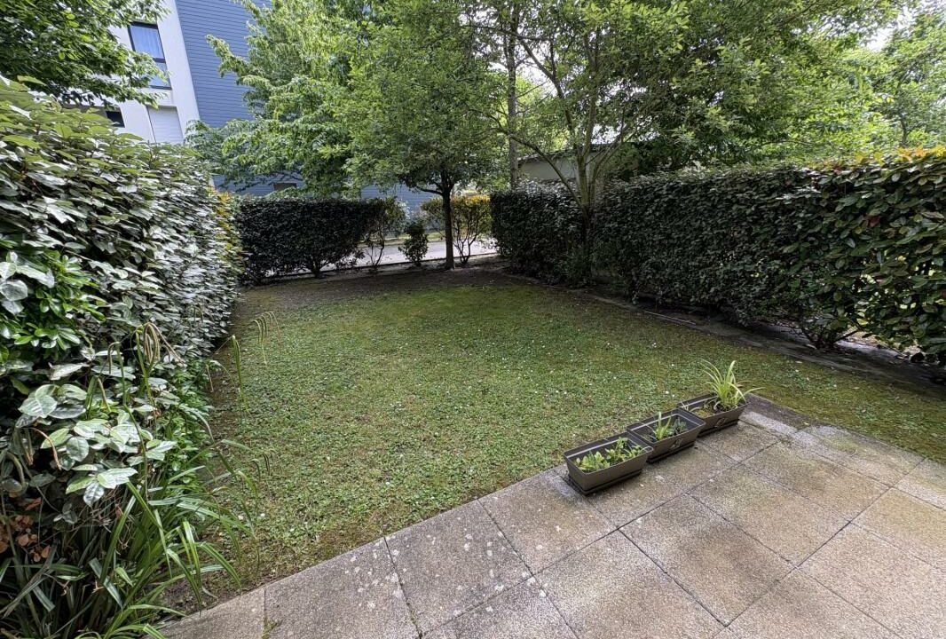 VA2923-ELYSEEGALLIC-VG-06102026-013204-7