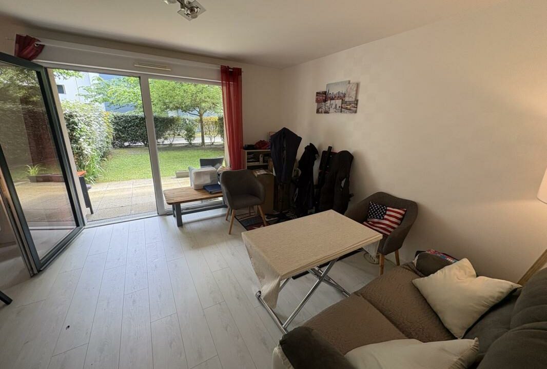 VA2923-ELYSEEGALLIC-VG-07102026-013222-8