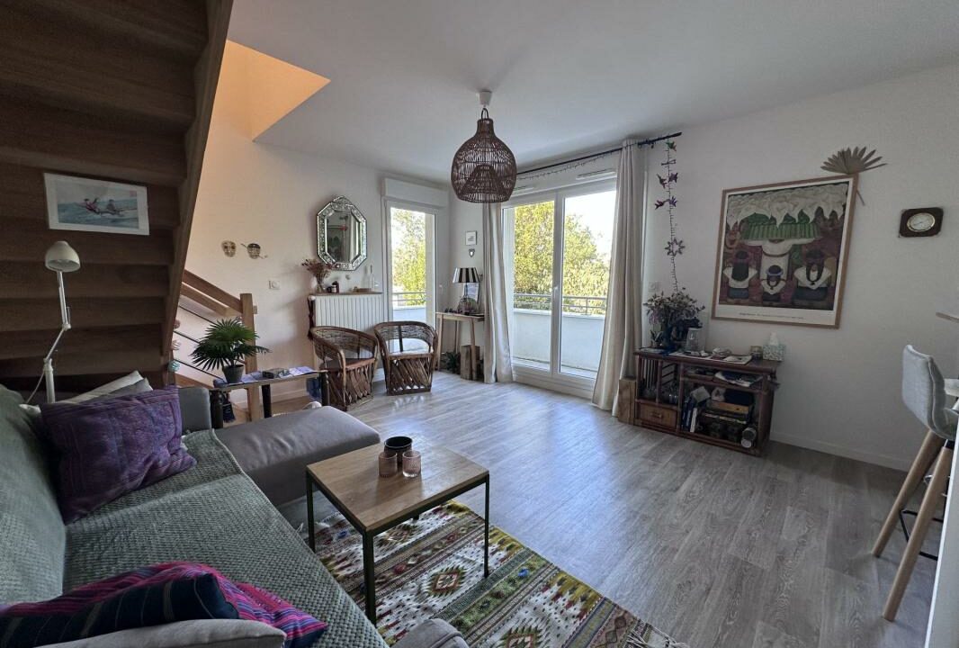 VA2961-ELYSEEGALLIC-VG-09102026-134826-1
