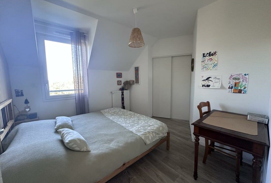 VA2961-ELYSEEGALLIC-VG-09102026-134826-6