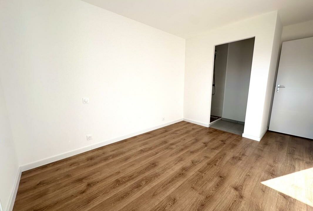 VM2477-ELYSEEGALLIC-VG-21102026-014822-8